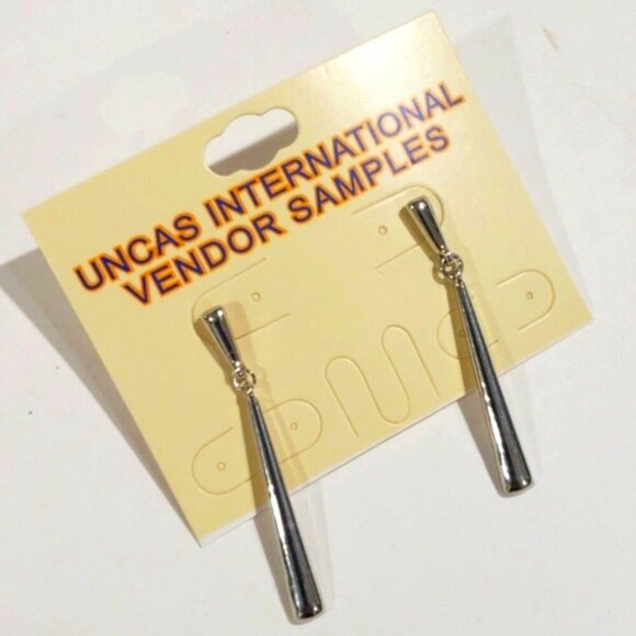 Silver Teardrop Dangle Earrings – Elegant Swing Design Women's Fashion Jewelry - Picture 3 of 9